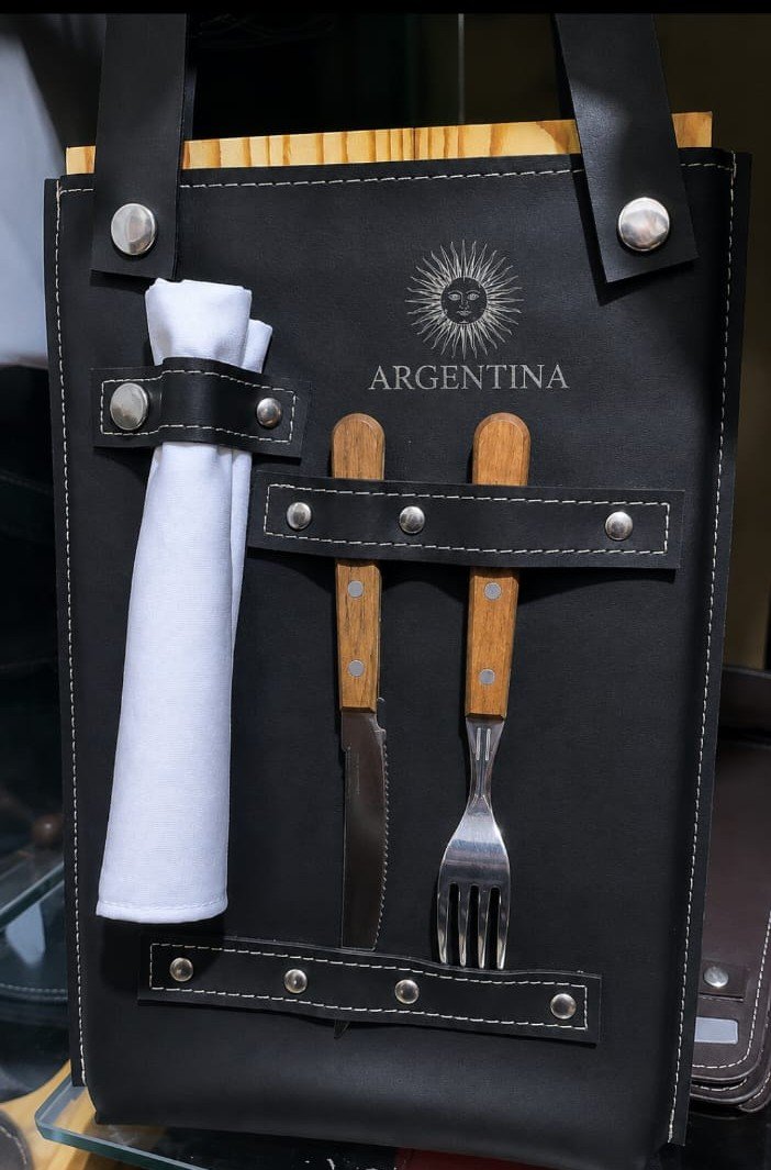 CUE553 PORTA PLATO SIMPLE CUERO